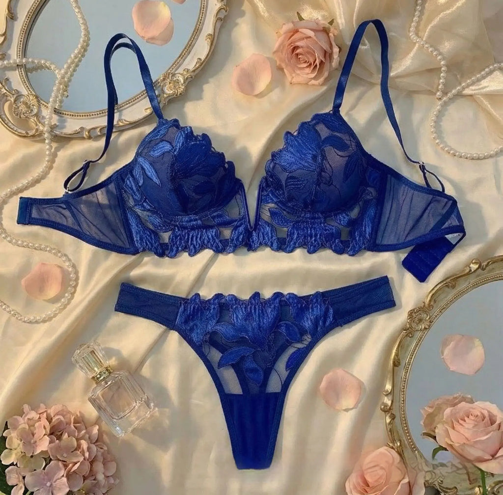 (Plus Size) Women's  Floral Lace Bra & Panty Set | Push-Up Underwire Lingerie