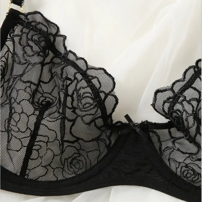2-Piece Floral Lace Lingerie Set with Underwire Bra & Garter